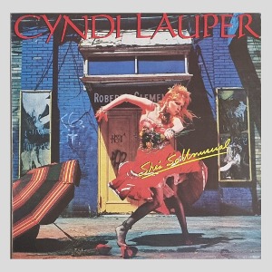 CYNDI LAUPER - SHE&#039;S SO UNUSUAL